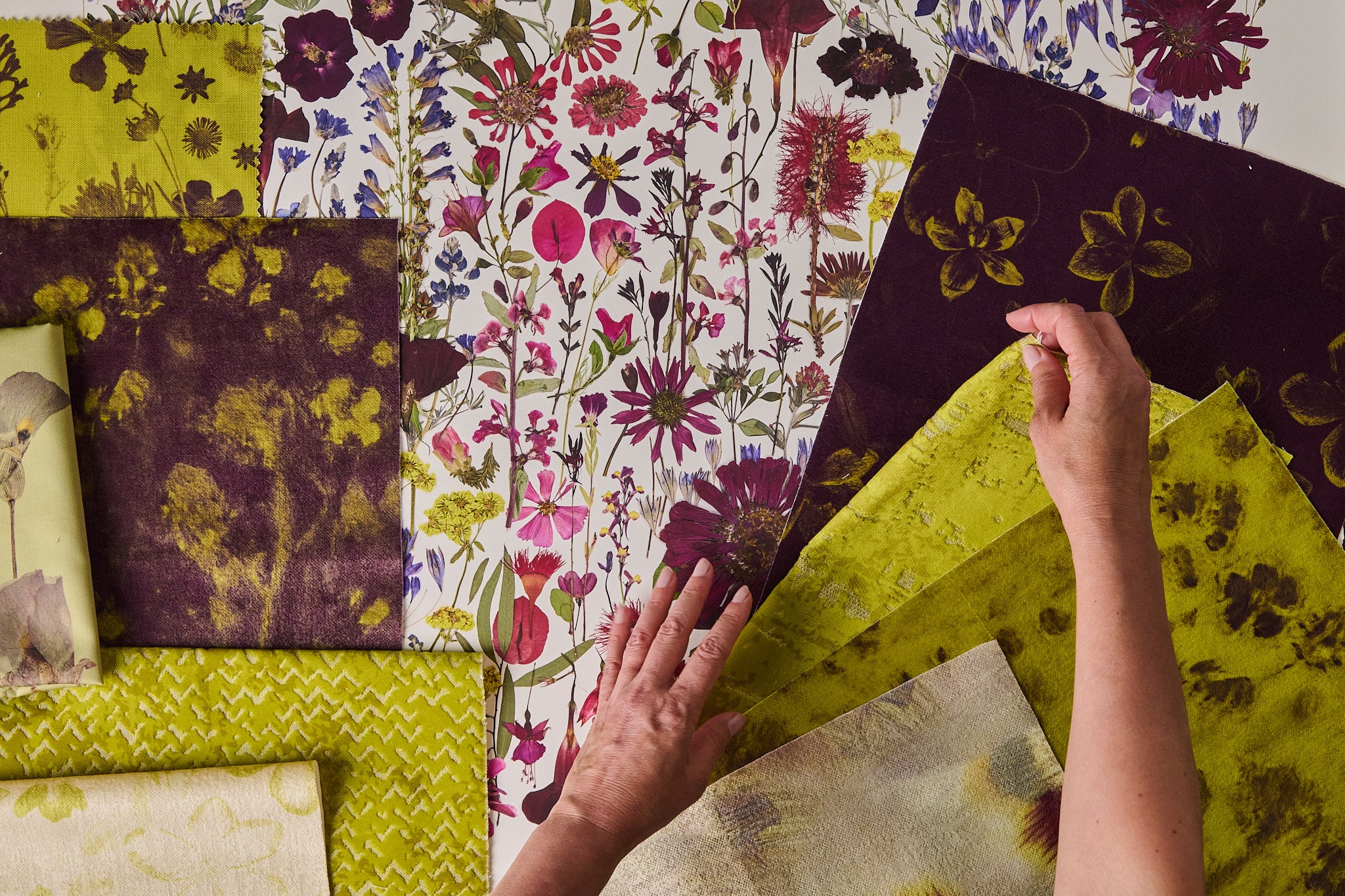 Hellebore Impression Sunlit Fabric