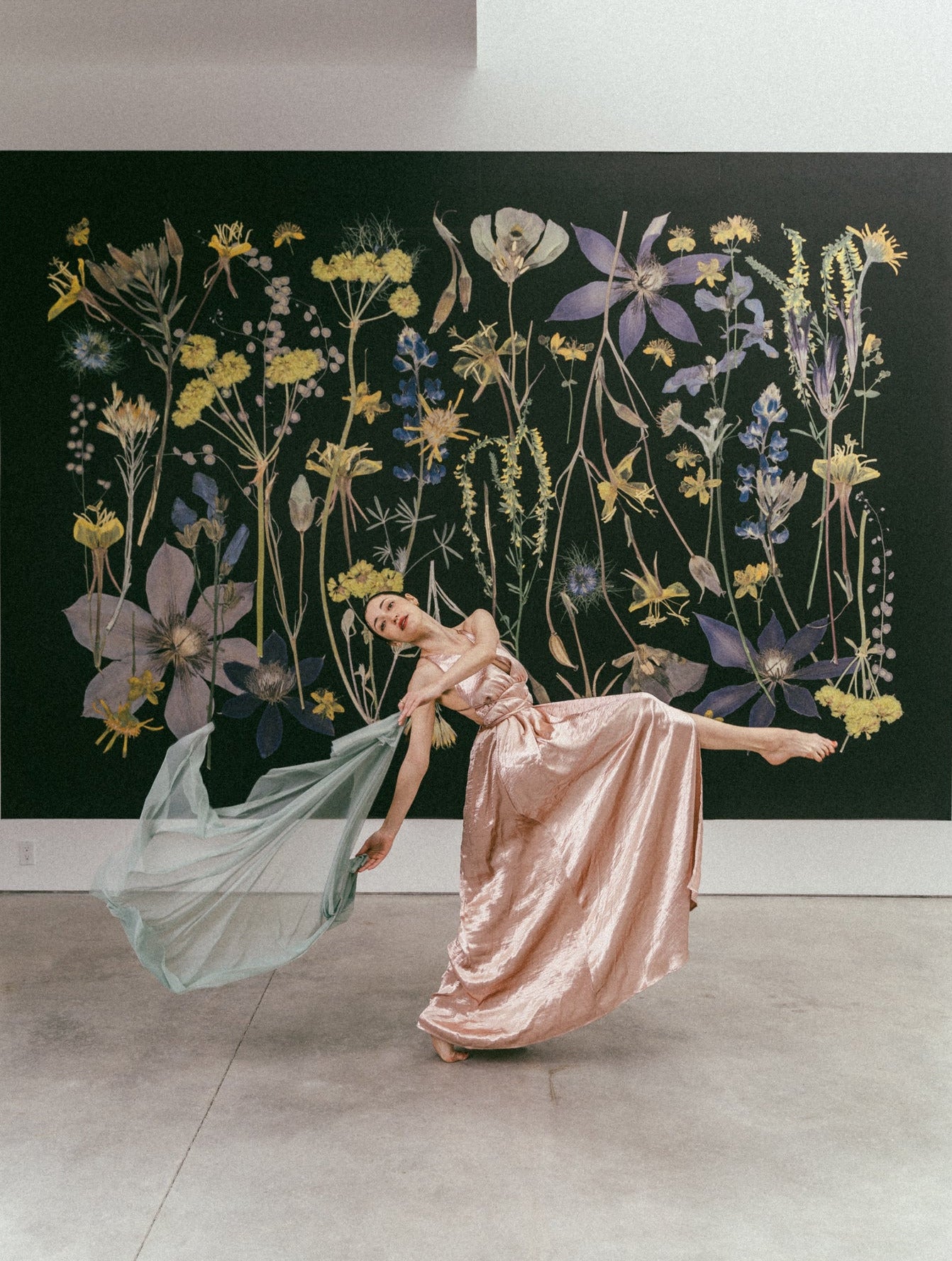 アート・デザイン・音楽 Flowers art works couleur innocentgrey Gray Gardens Wall Mural – Domain of The Flowerings