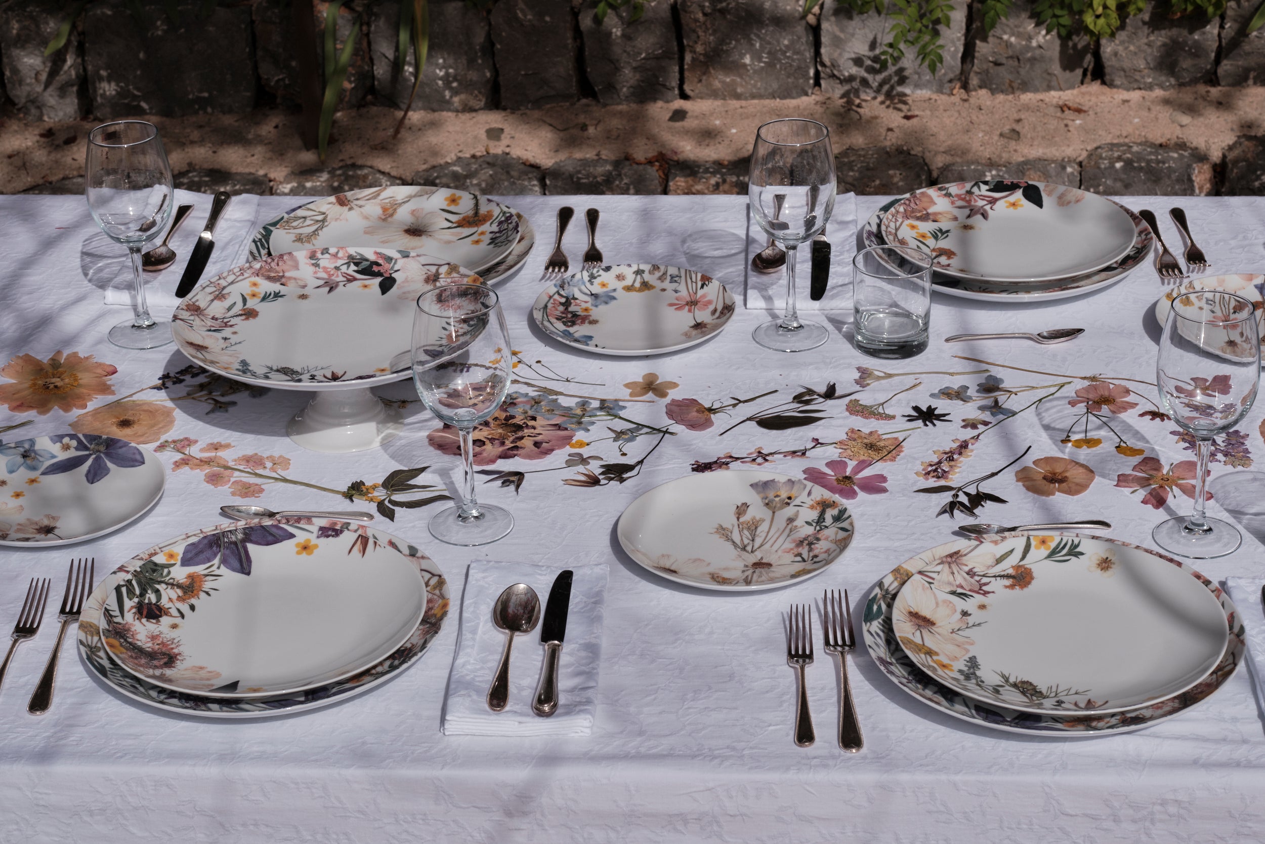 California Garden Dinner Plates