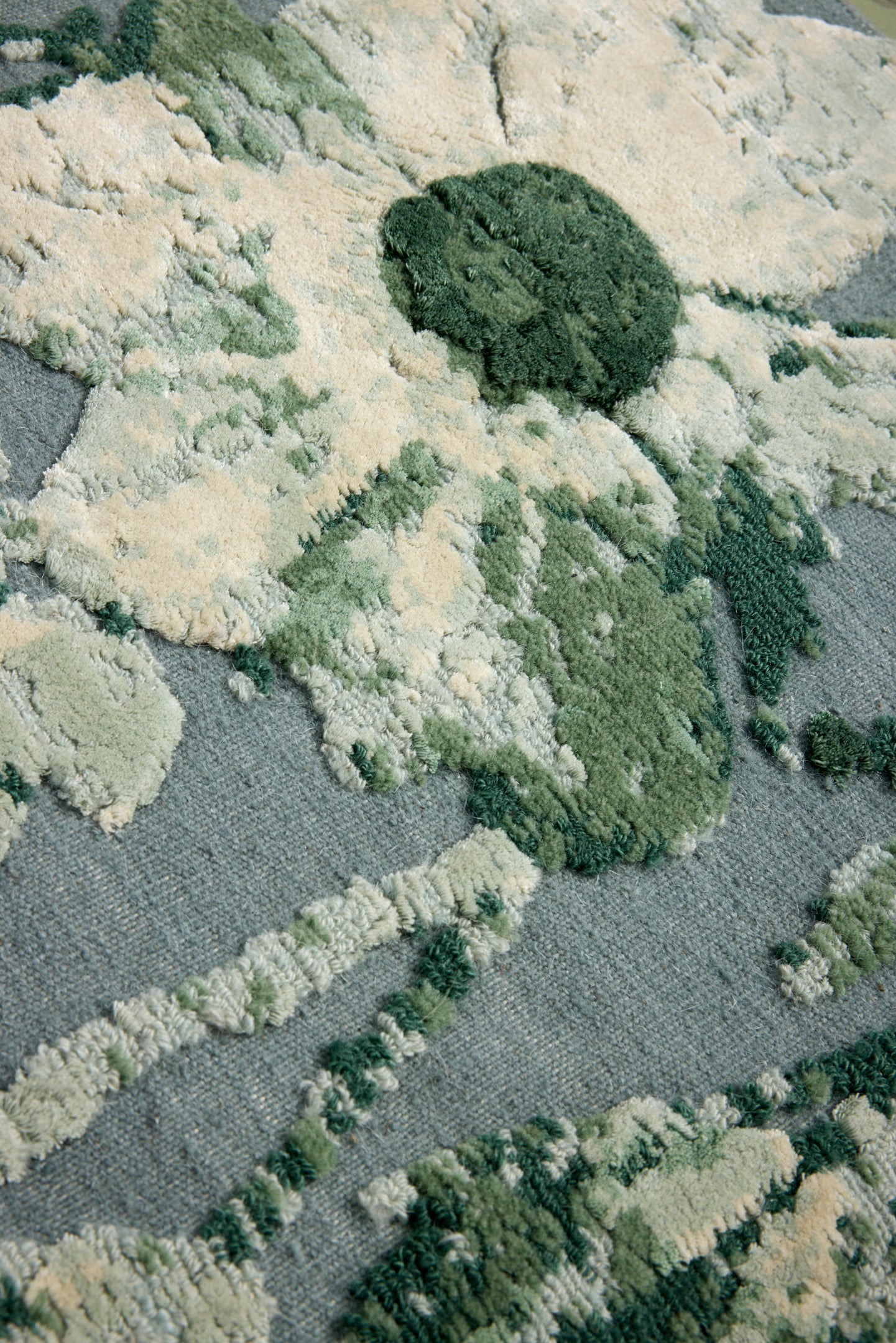 Noirette Wintergreen rug