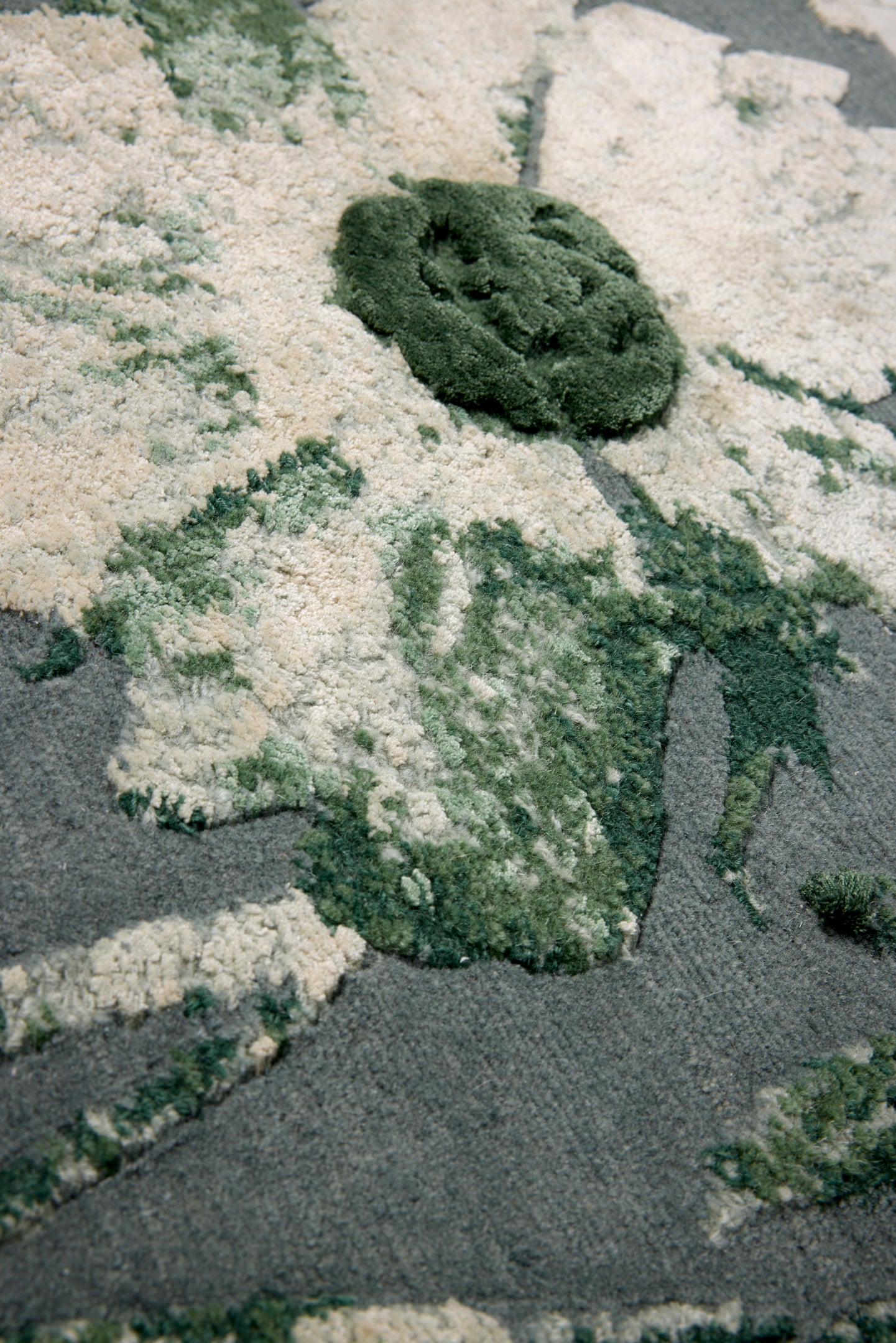 Noirette Wintergreen rug