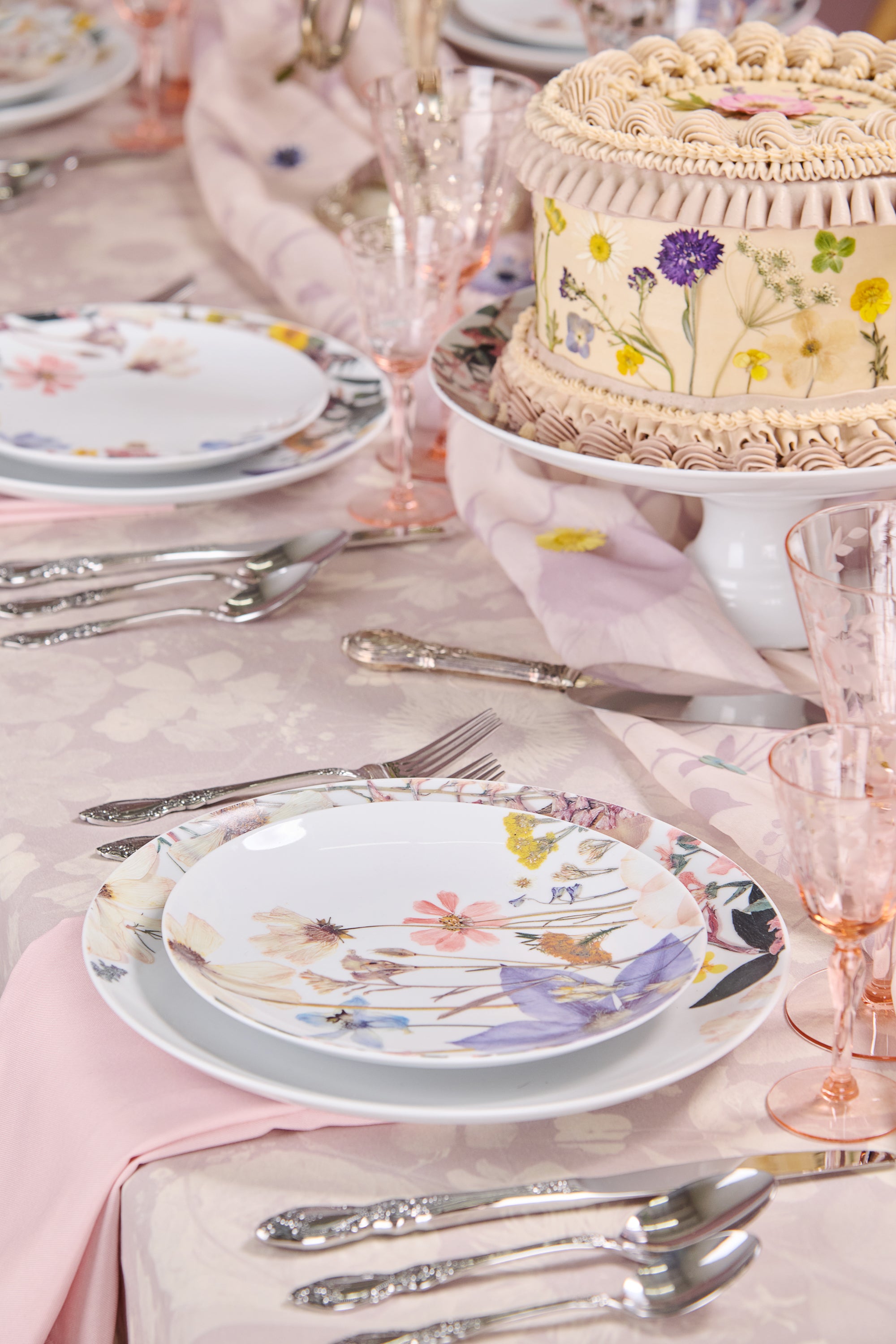 California Garden Dinner Plates